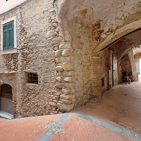 Διαμέρισμα Trilocale Borgo Castello *